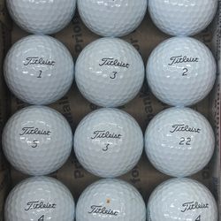 12 Titleist Pro V1 Golf Balls 5/4a Lot D002