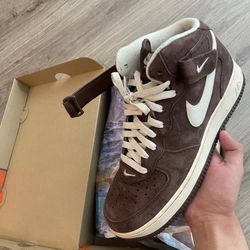 Jordan 1 Mids