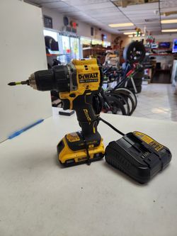 Dewalt Drill With Battery And Charger