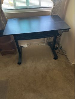 Electric Sit/Stand Desk