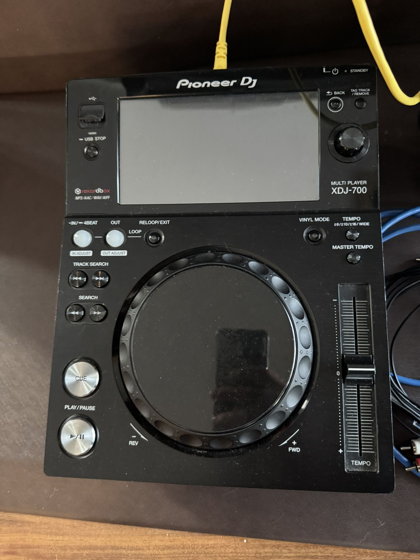2x XDJ-700 (pair)