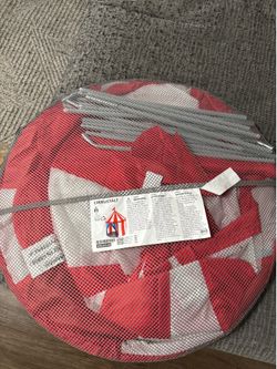 Kid’s play tent