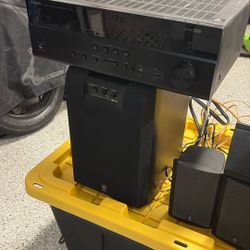 Yamaha RX-V385 5.1 Surround Sound System w/ Subwoofer – great condition