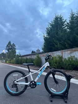 Trek Precaliber 20 Kids’ Mountain Bike 7-Speed Lightweight Bicycle Children