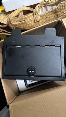 GM OEM 2019-2023 GM Center Console Lockable Storage Box