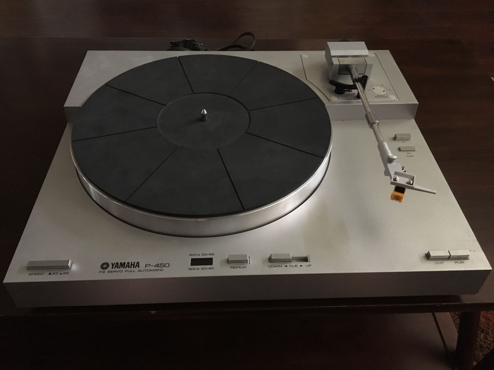 Yamaha P-450 Turntable