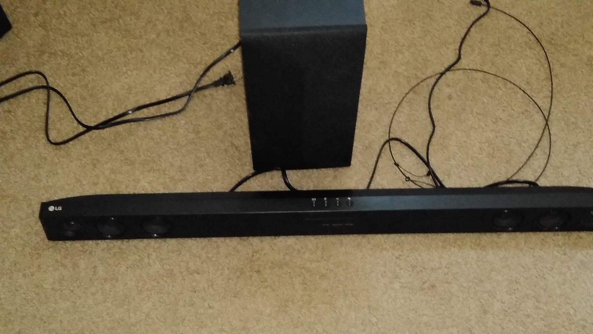 LG sound bar with subwoofer