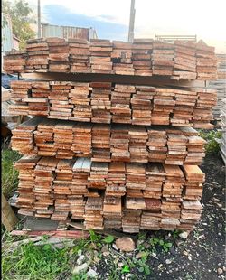 Reclaimed Cedar Pickets in Great Condition (pick up in Del Valle Austin)