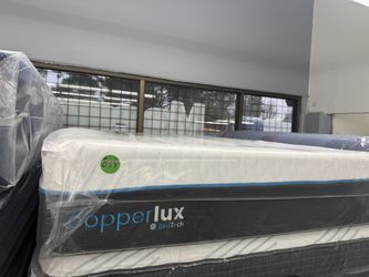 QUEEN SIZE COPPERLUX MEMORY FOAM MATTRESS & BOX SPRING BED SET