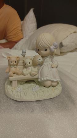 2006 Precious Moments " There's Always Room for a New Friend" Figurine