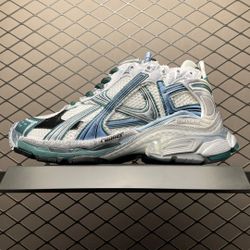 B.alenciaga  Runner 