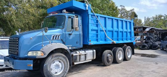 2013 Mack Granite