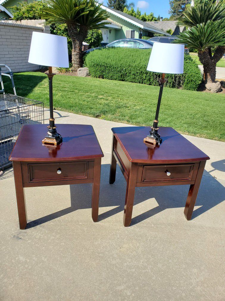 End Tables And Lamps 