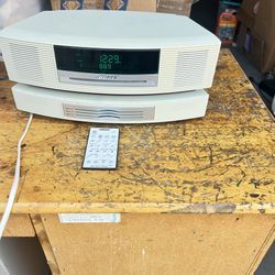 BOSE Wave Music System. AUX FM AM + Multi CD Changer + Remote.  AWRCC2