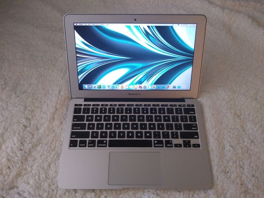 Apple MacBook Air 11" Intel Charger Included