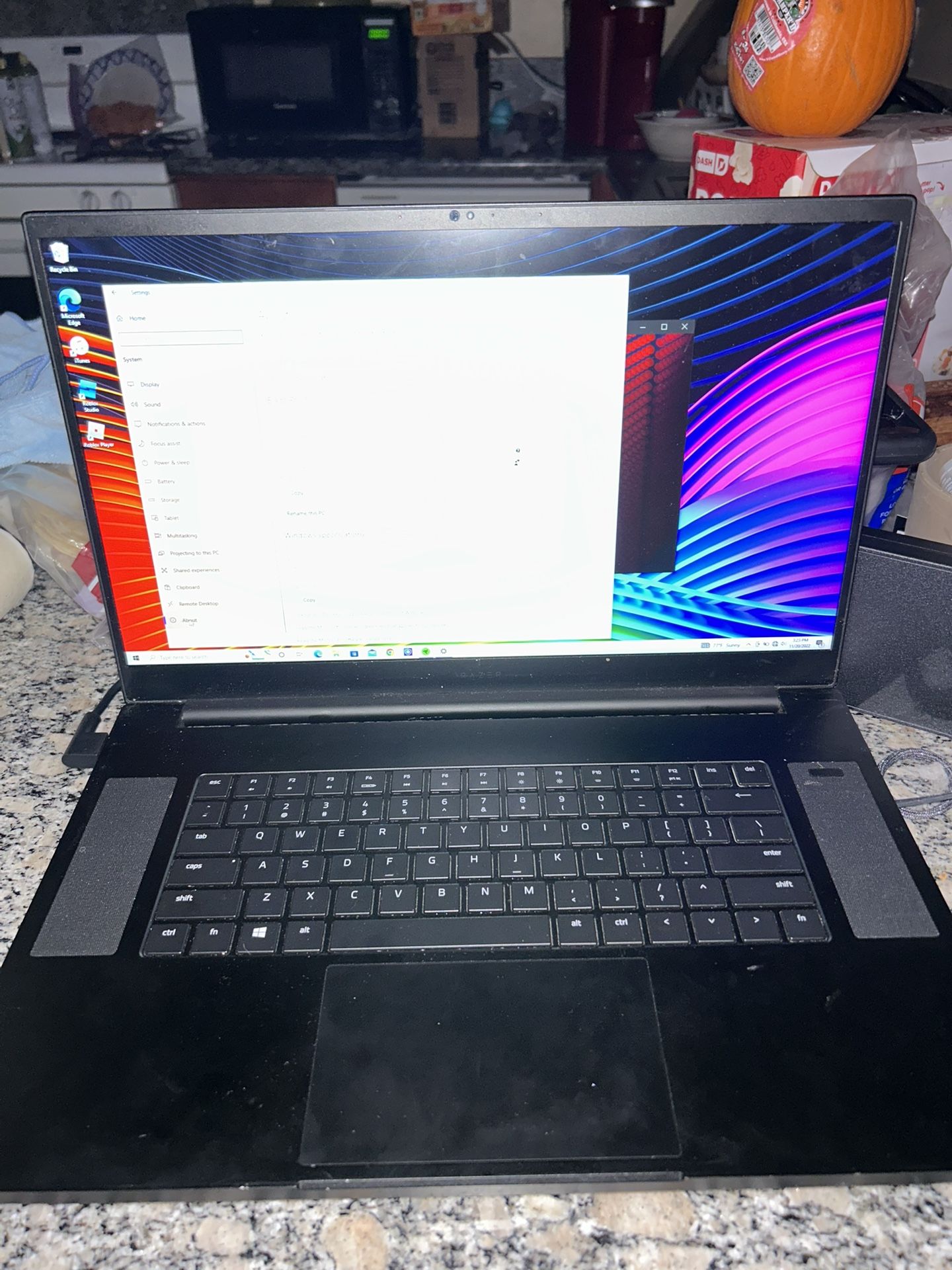 Blade Pro 17 Processor: Intel Core i7-8750H CPU @ 2.20GHz Installed RAM: 16 GB System Type: 64-bit operating system, x64-based processor