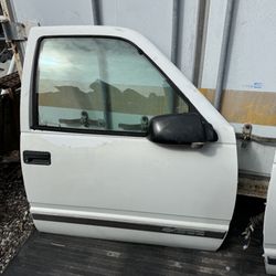 Just The Two Windows And Two Elec Mirrors On The Doors. 