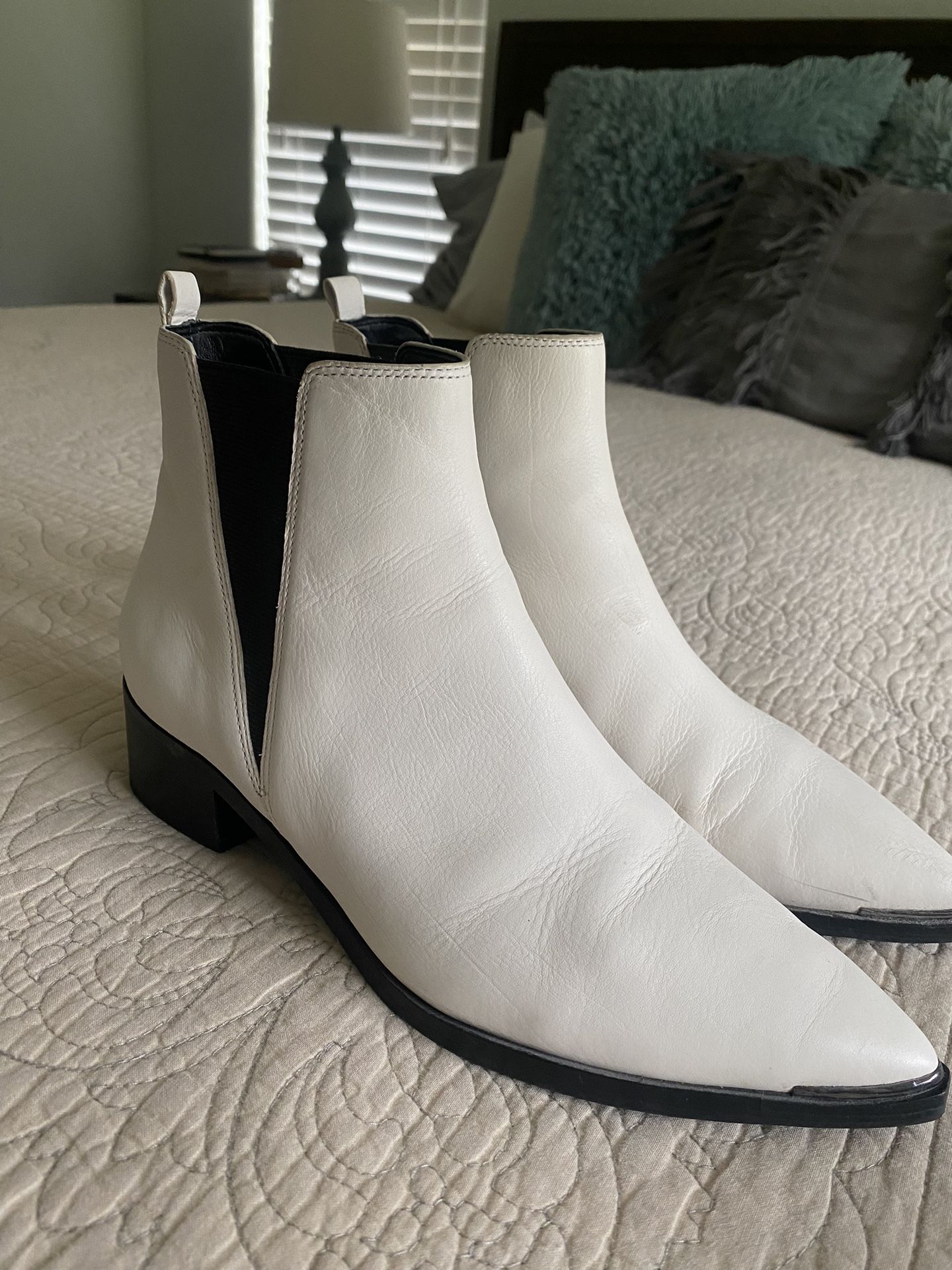 size 8 white boots