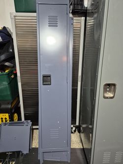 New Locker 15x18x78