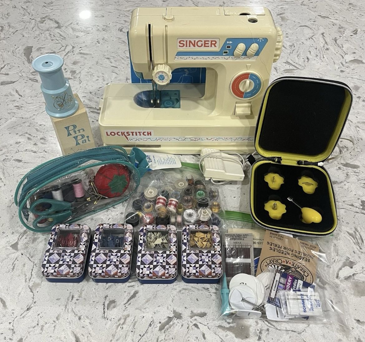 Singer Lockstitch Vintage Sewing Machine Pedal Kit Needles Thread Pin Pal Manual