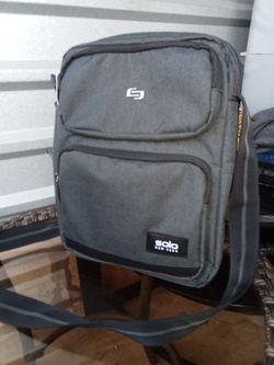 Solo New York Gray Messenger Tablet Bag