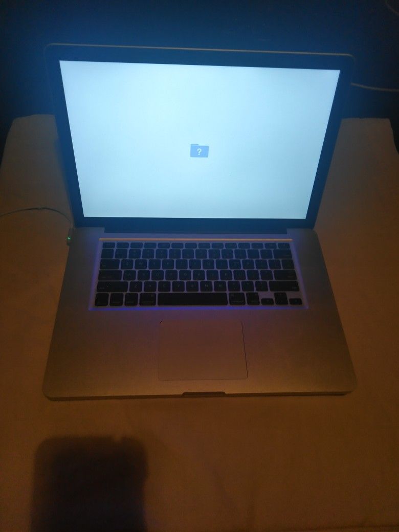MacBook Pro A1286  2011 i7 For Repair Or Parts