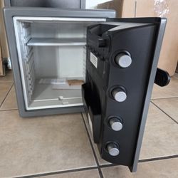 Sentry Safe Fireproof Waterproof Security Safe Box