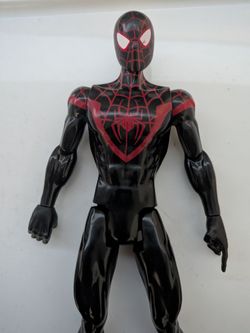 2017 Marvel Titan Hero Series Miles Morales Spiderman 12” Figure rare.  (#0930)