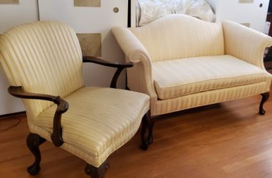 Hickory Chair. Co. Upholstered Camel-Back Loveseat with Cabriole Legs. Made by Brewster & Stroud Co.