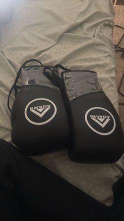 Adams boxing NEW gloves 10oz