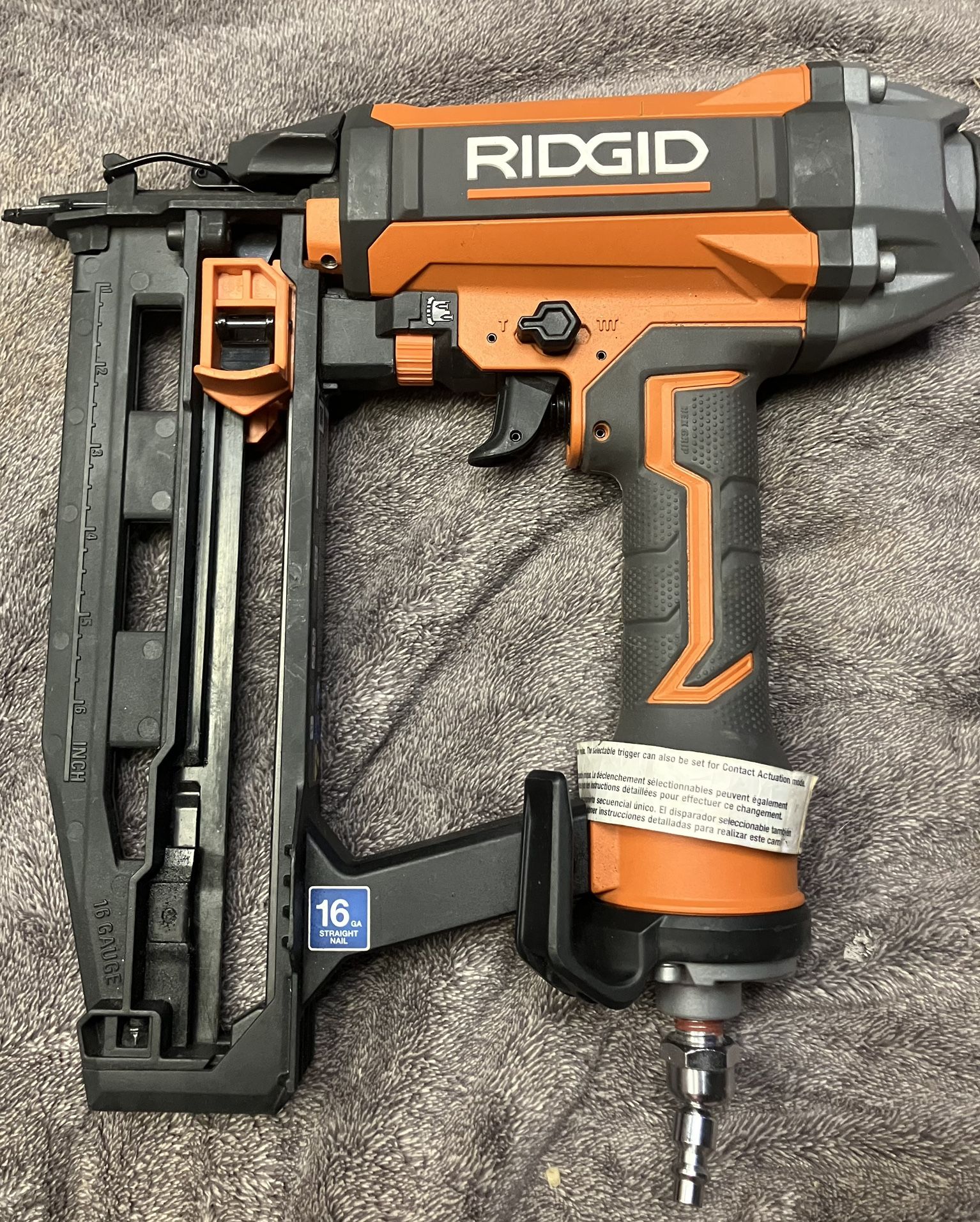 Ridgid Pneumatic 16 Gauge Nail Gun