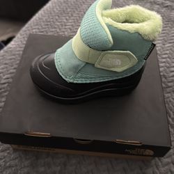 North face toddler snow boots