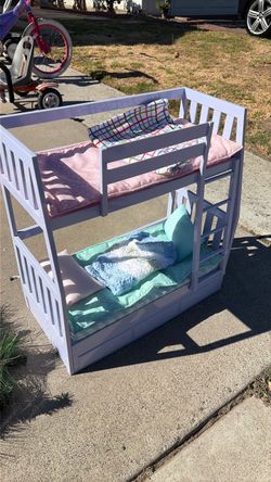Toy bunk bed