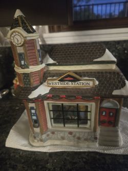 Vintage Village HOLIDAY DECOR-WESTSIDE STATION 