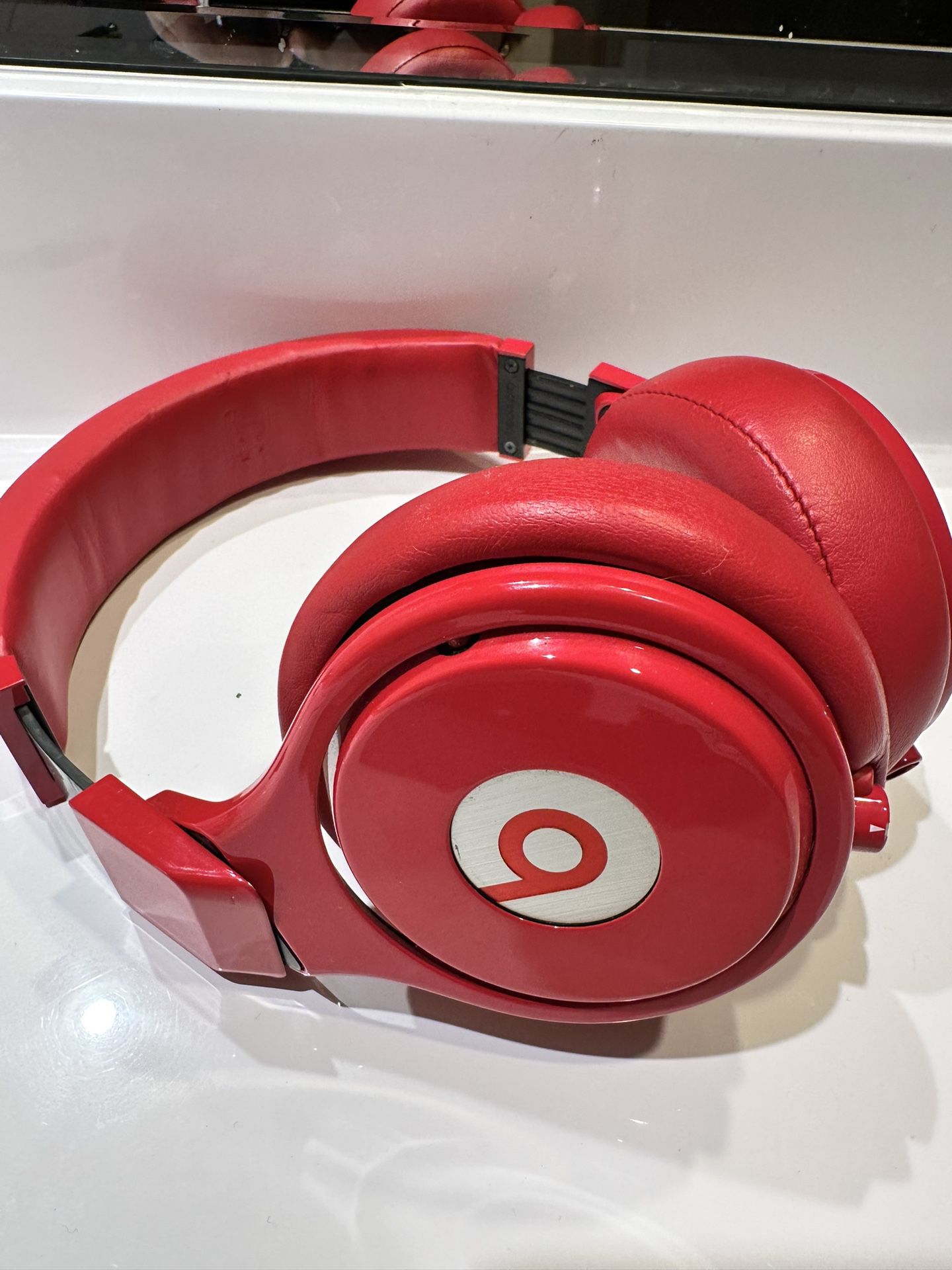 Beats by Dr. Dre Pro " Lil Wayne" Over the Ear Headphones - Red Limited Edition