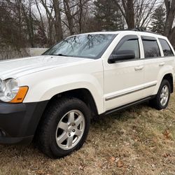 JEEP  GRAN CHEROKEE LAREDO 4x4