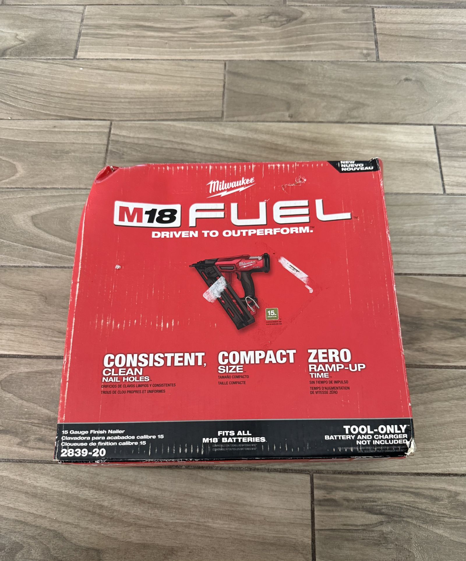 Milwaukee Fuel M18 Finisher 15 Gauge Nail Gun 