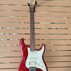 Fender Deluxe Stratocaster HSS 75th Anniversary Candy Apple Red