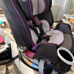 CAR SEAT
