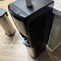 Primo Water Fountain W/plastic Jug