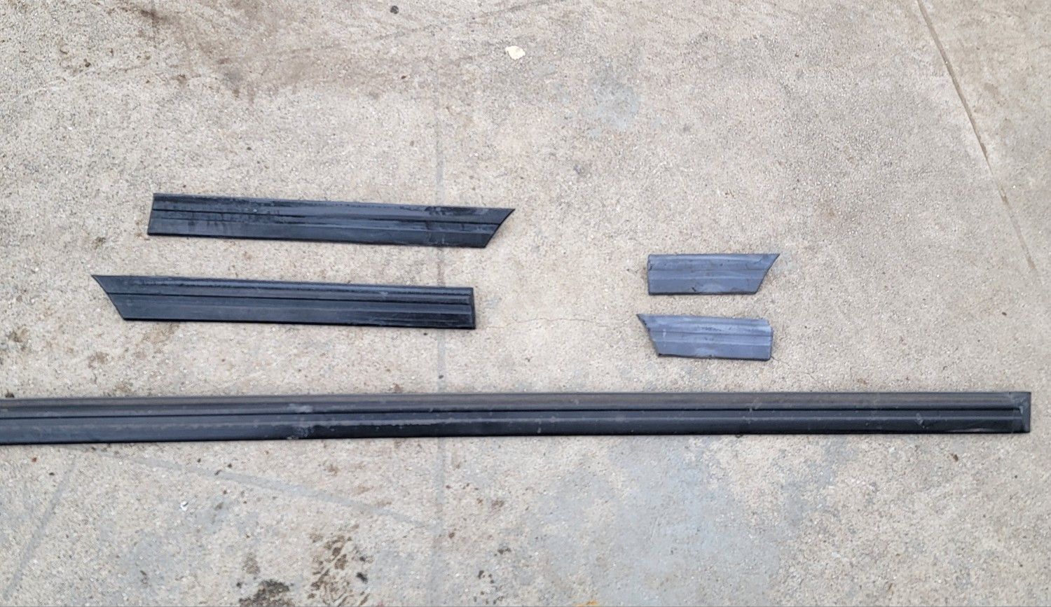 88-89 Honda Civic Hatchback Si Moldings With Clips Oem