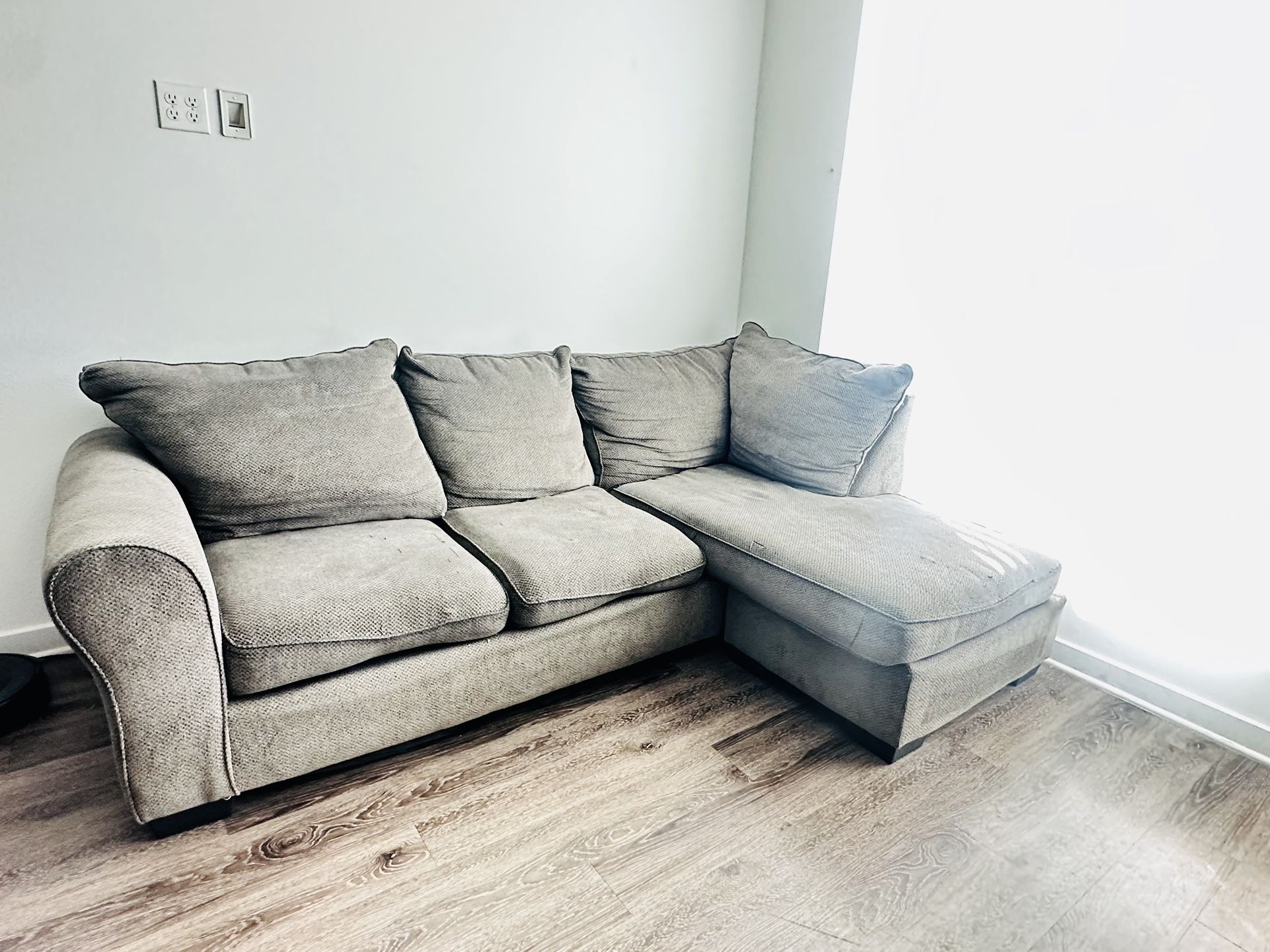Free Couch With Chaise 🛋️ 