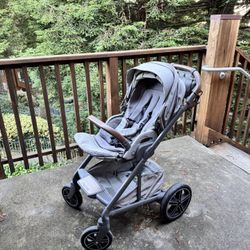 Nuna Mixx next stroller and carseat with base and accessaries.