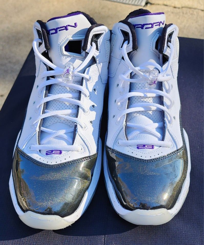 Jordan B'Loyal 'White Court Purple SIZE 11 NO.
315317-115