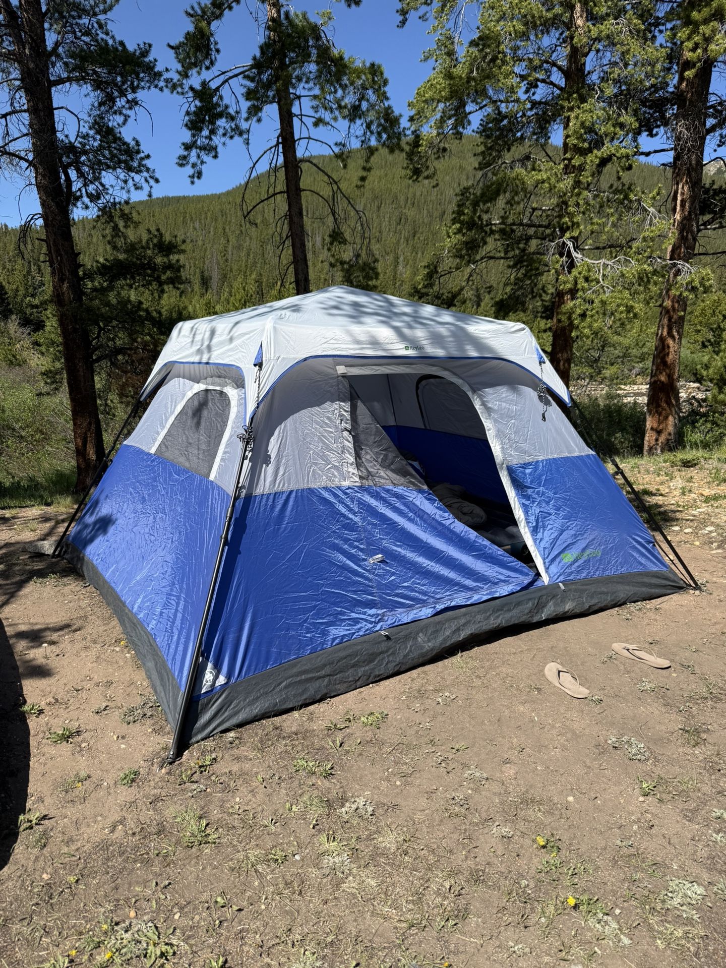 Tent With 4 Sleeping Bags