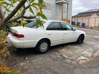 2000 Toyota Camry