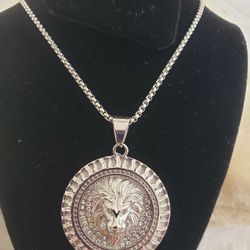 Stainless Steel 50cm Chain..iced Out Bling Lion Head  Pendant