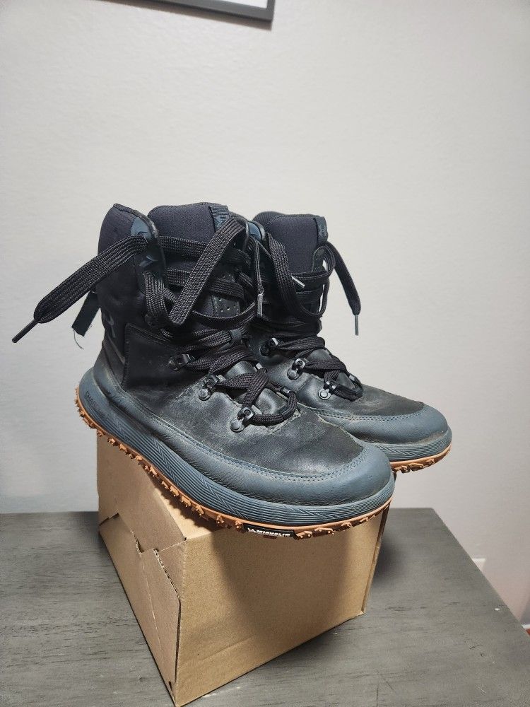 Mens Hiking Boots
