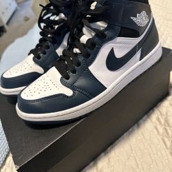 Air Jordan 1 mid