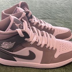 Jordan 1 Mid Cool Gray Mens Size 9us New No Box 100% Authentic 